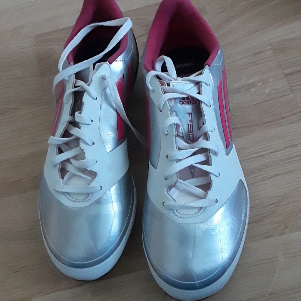 💜Adidas F30 soccer cleats💜